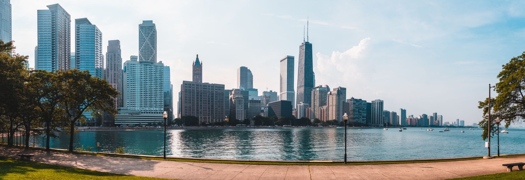 Chicago skyline along the Lake Michigan waterfront